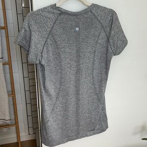 Swiftly Tech Short-Sleeved Shirt 2.0